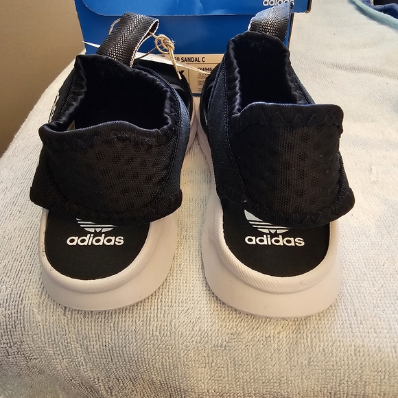 Adidas 360 Sneaker Sandals Adidas Sandals Black White Kids Size 13 & Size 1 NEW - Picture 4 of 16